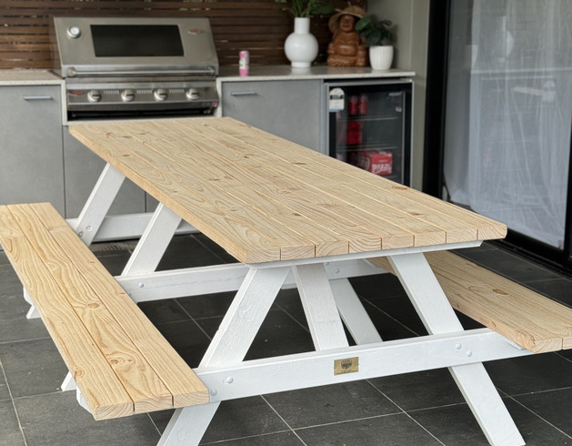 Outdoor Picnic Table 